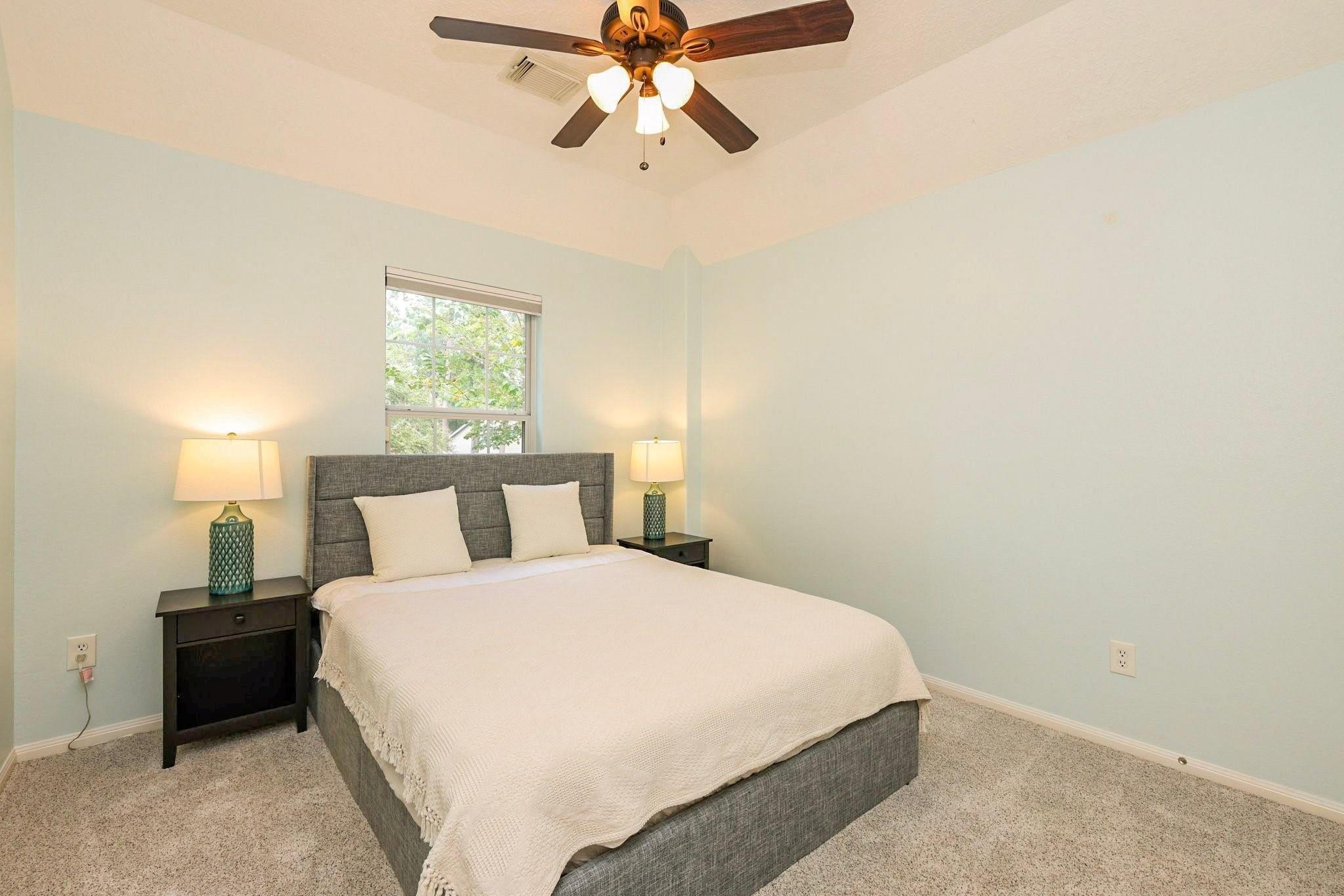 34 S Hawthorne Hollow Circle