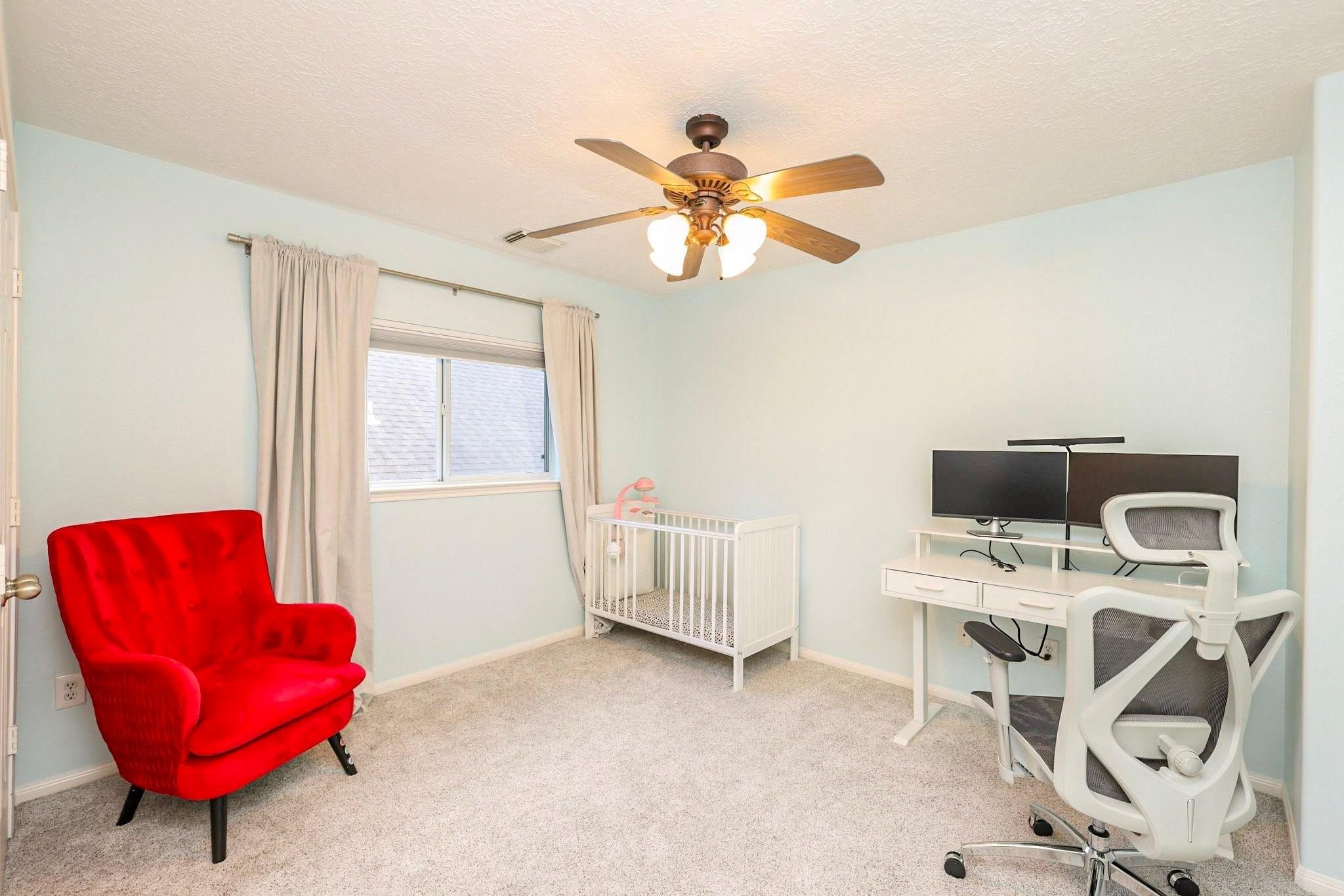 34 S Hawthorne Hollow Circle