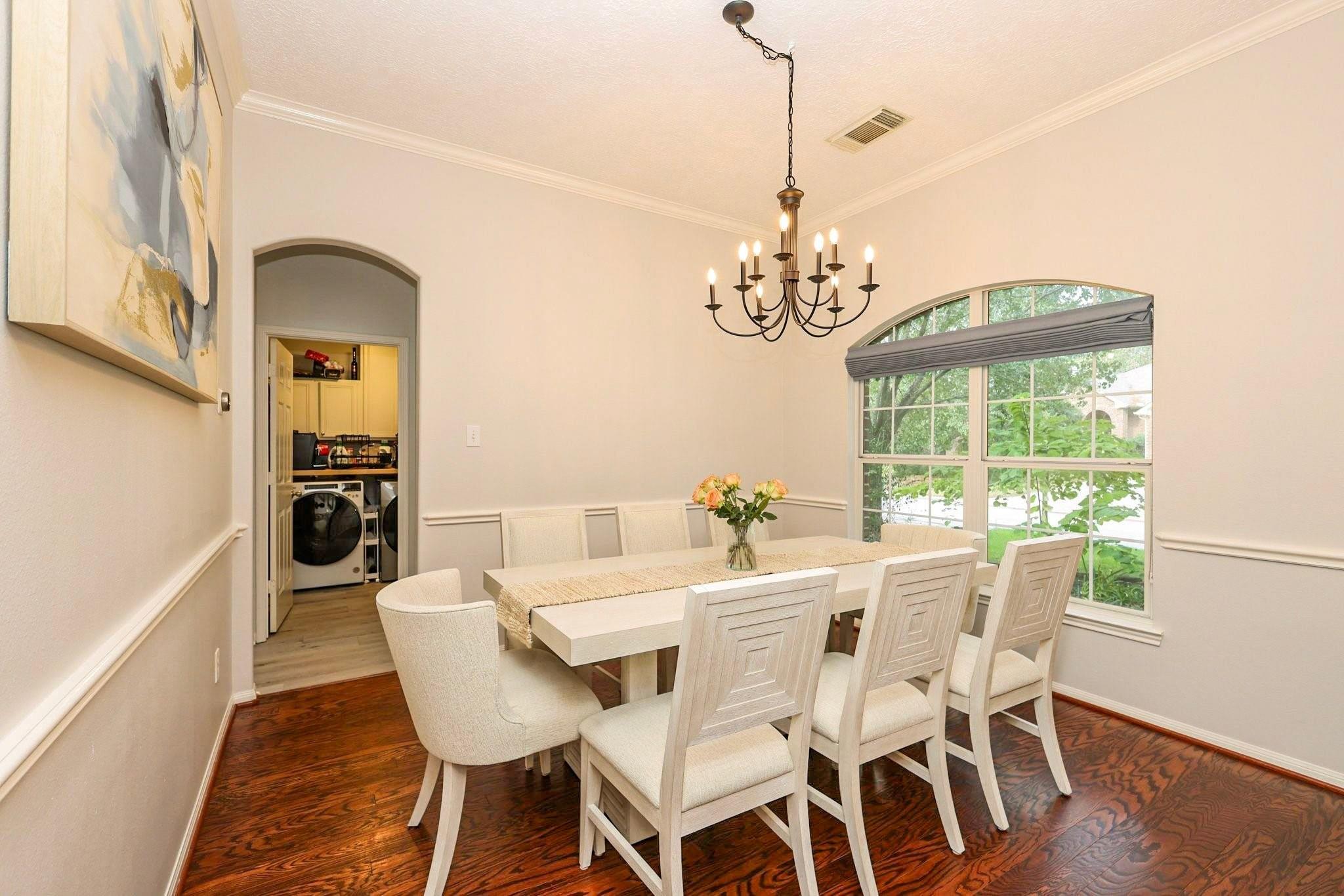 34 S Hawthorne Hollow Circle
