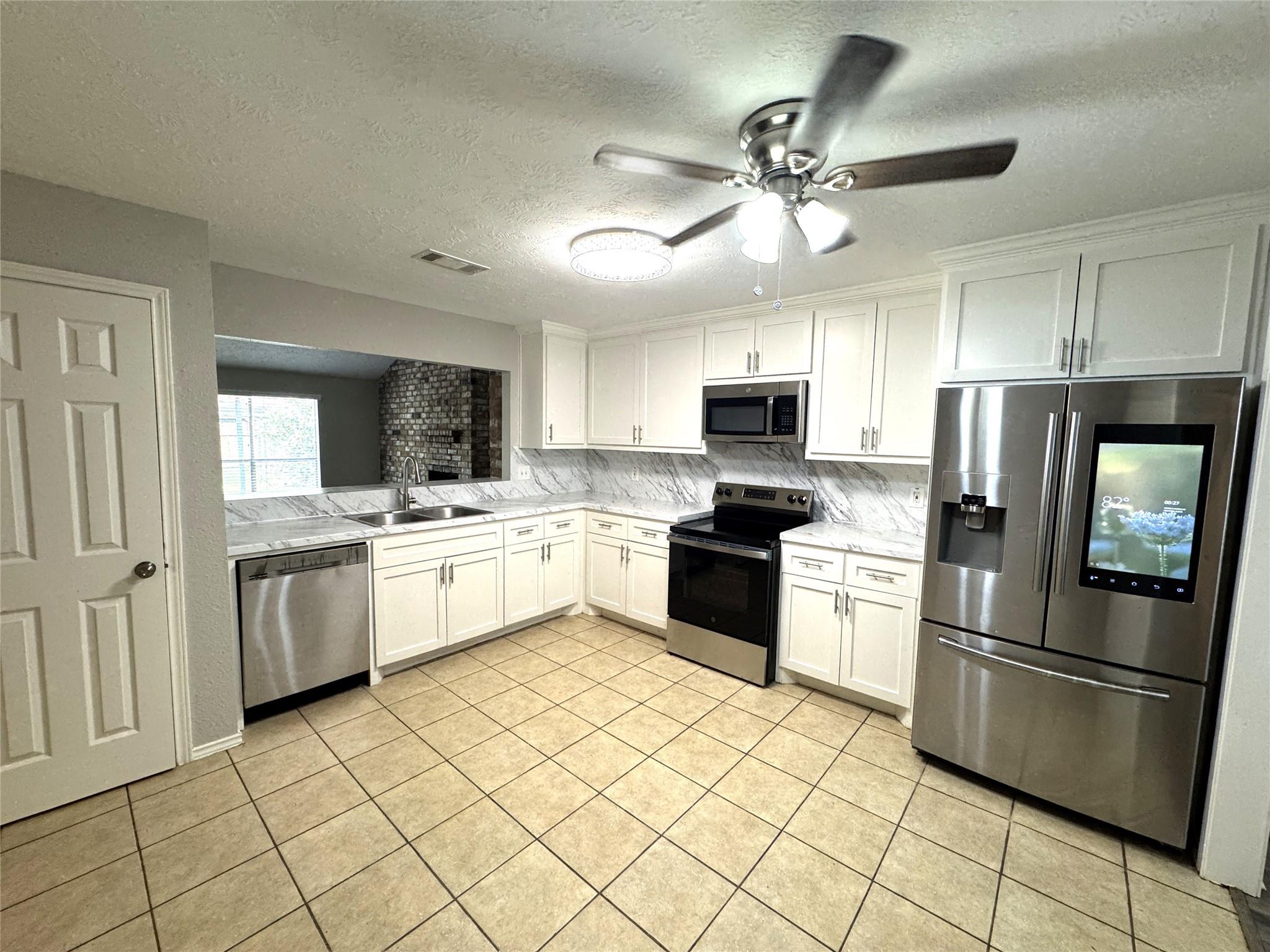 11915 Fallbrook Drive