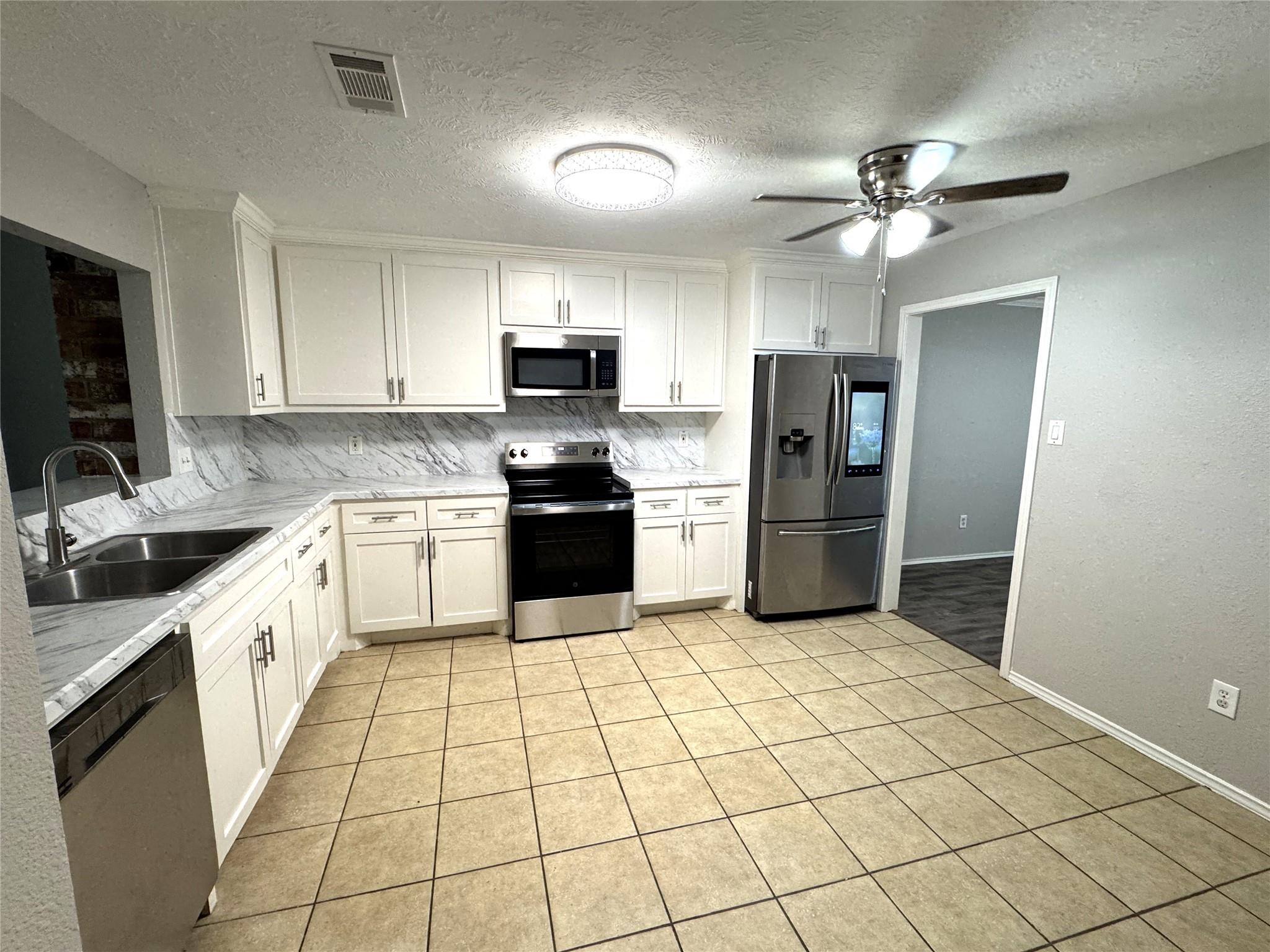 11915 Fallbrook Drive