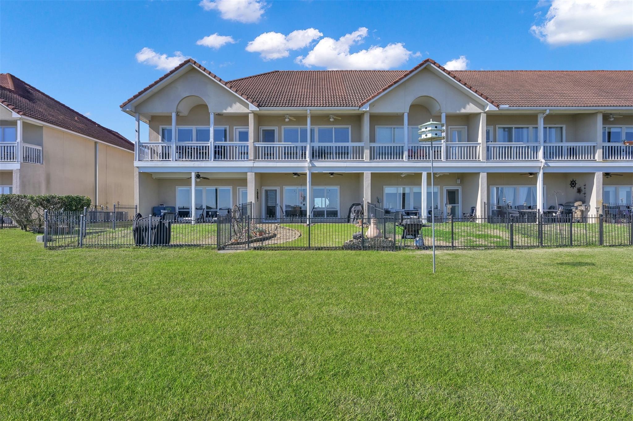 15 Regency Point