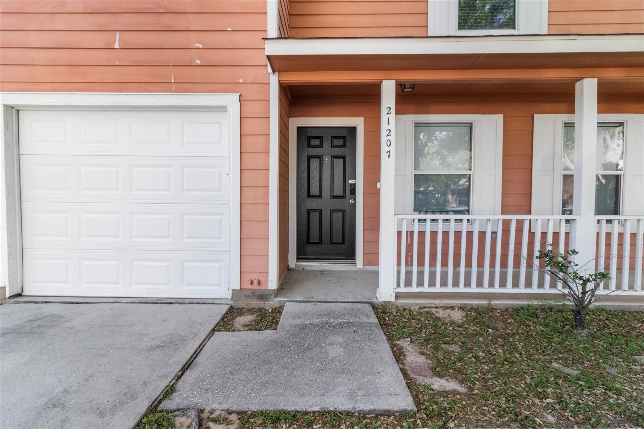 21207 Grand Linden Court