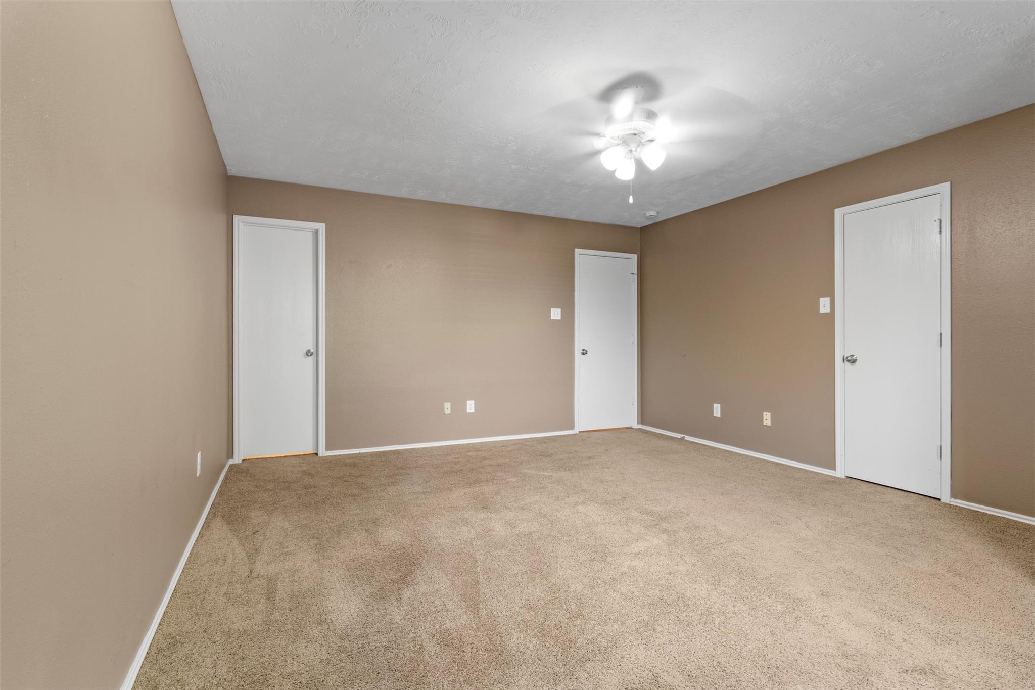 21207 Grand Linden Court