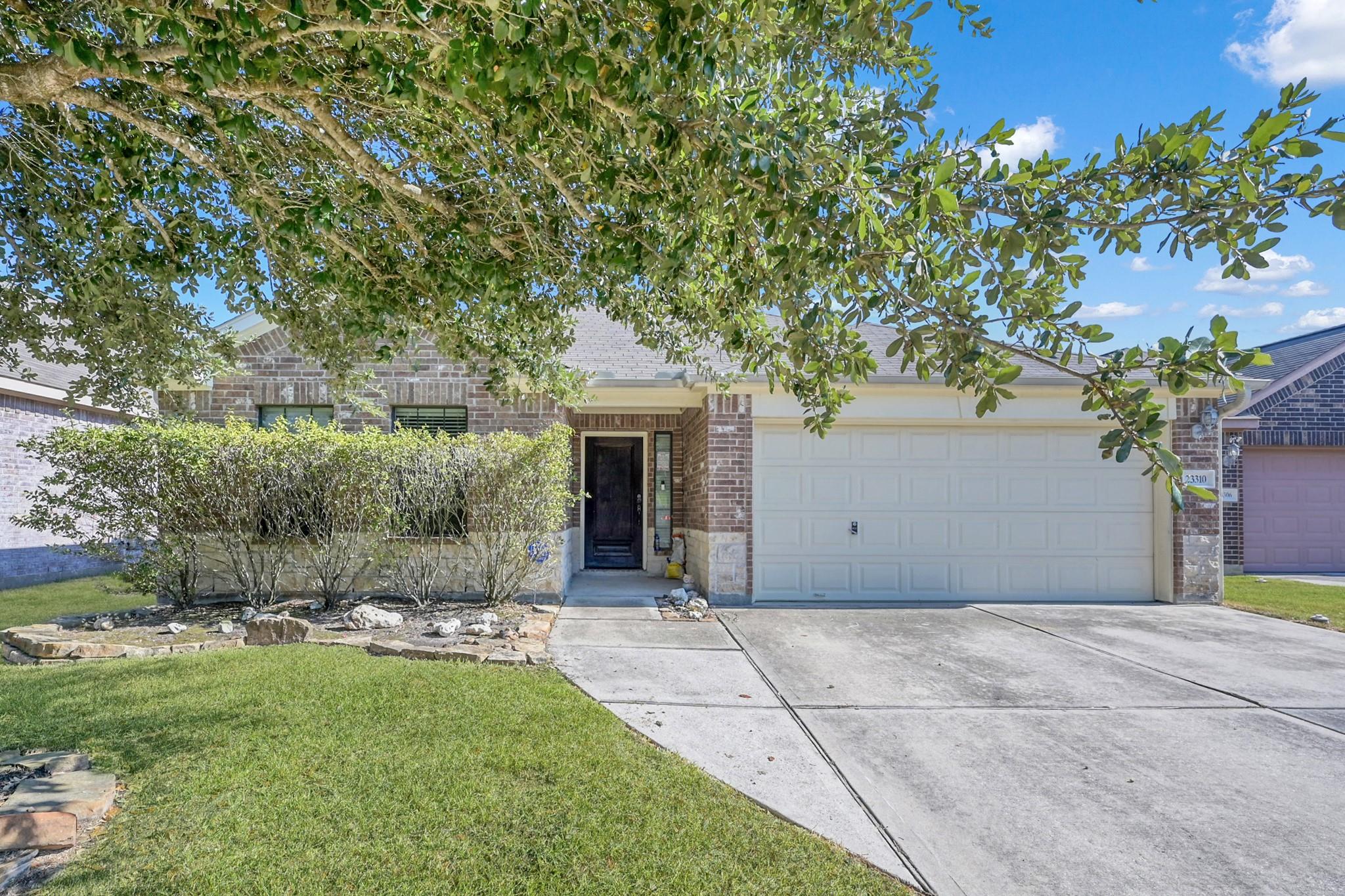 23310 E Pine Ivy Ln Lane