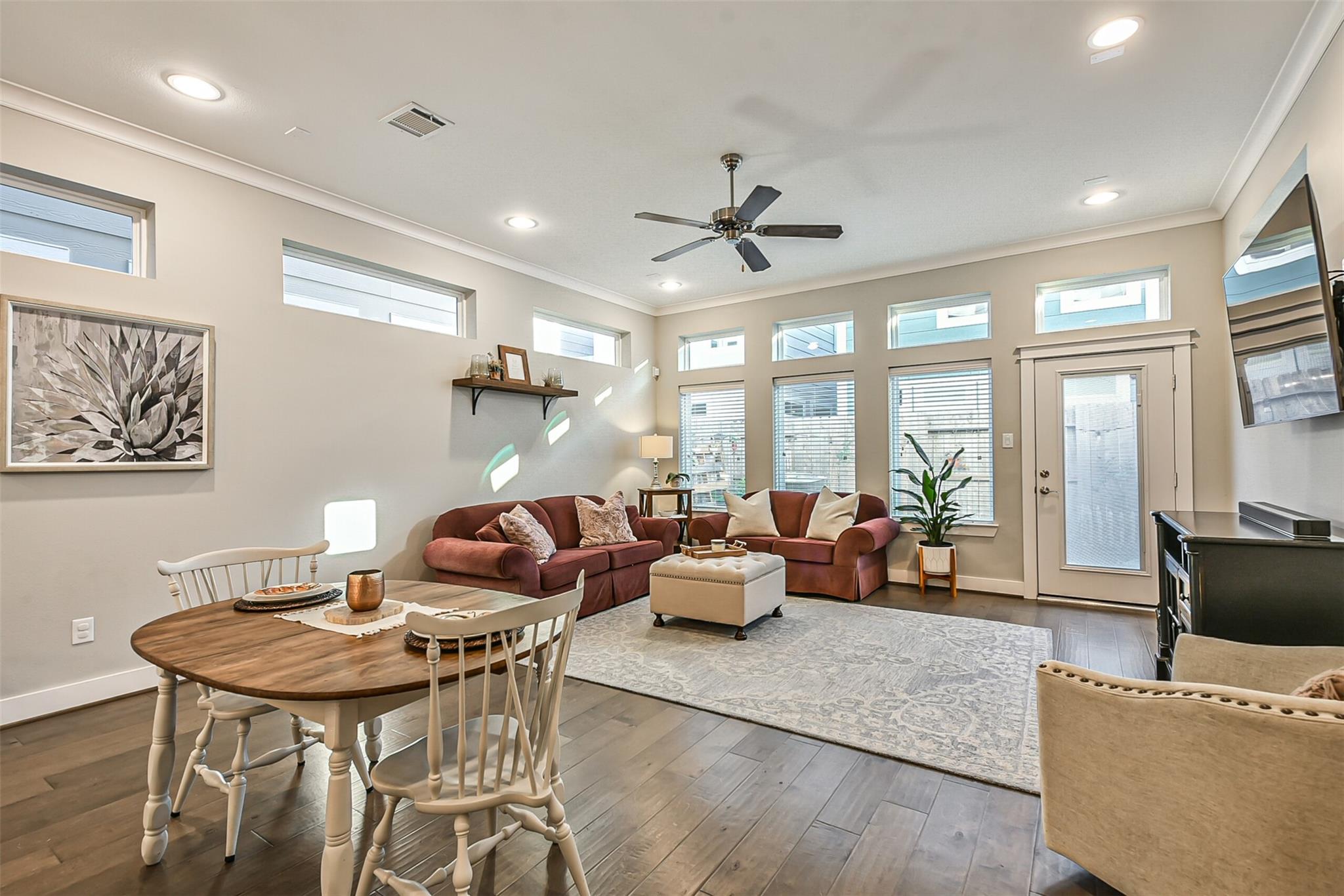 3222 Gillespie Street