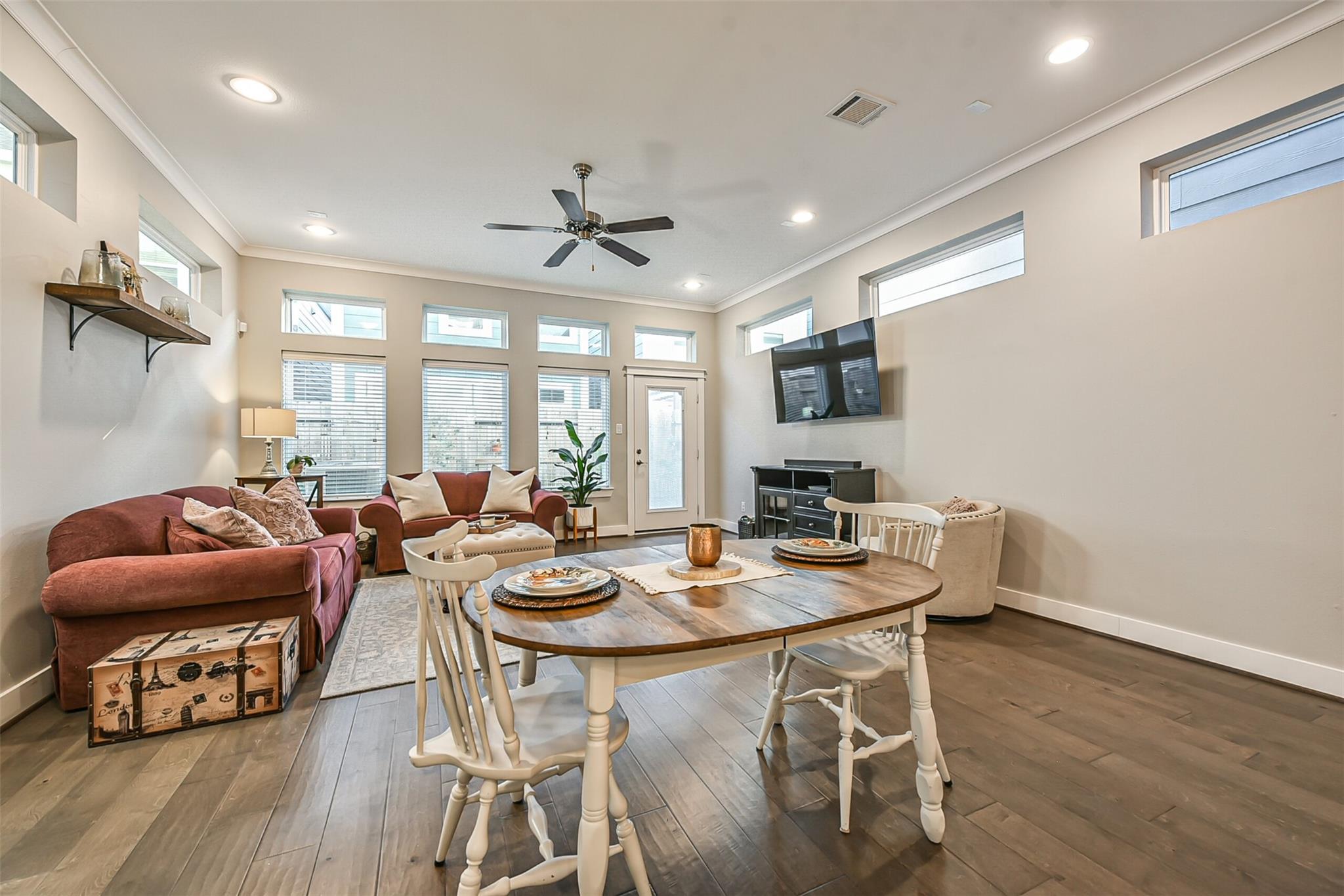 3222 Gillespie Street