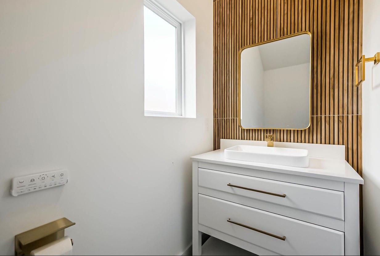 5014 Creekmont Drive