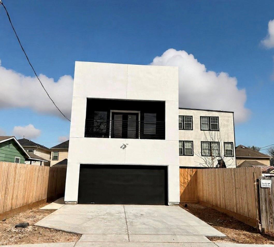 5014 Creekmont Drive