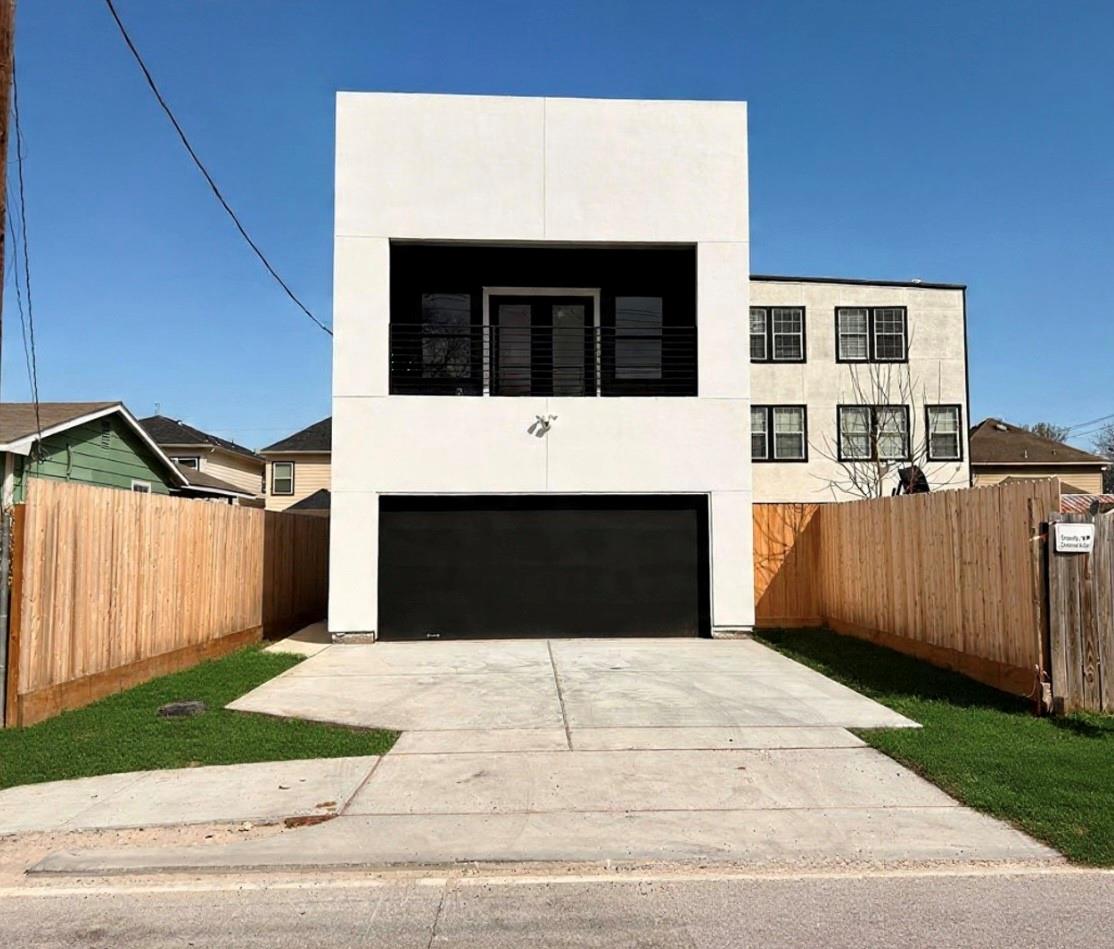 5014 Creekmont Drive