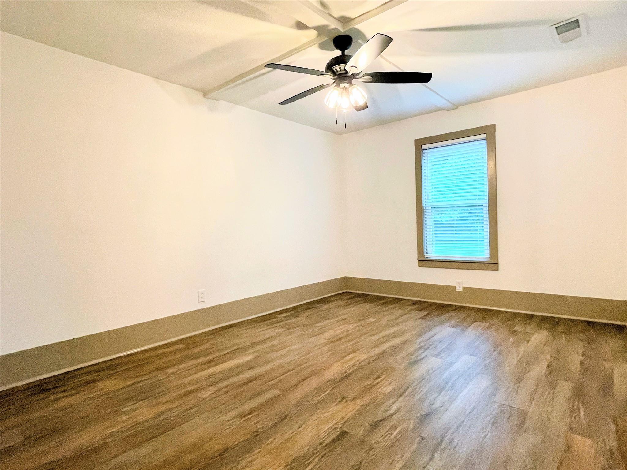 210 W Crescent Drive