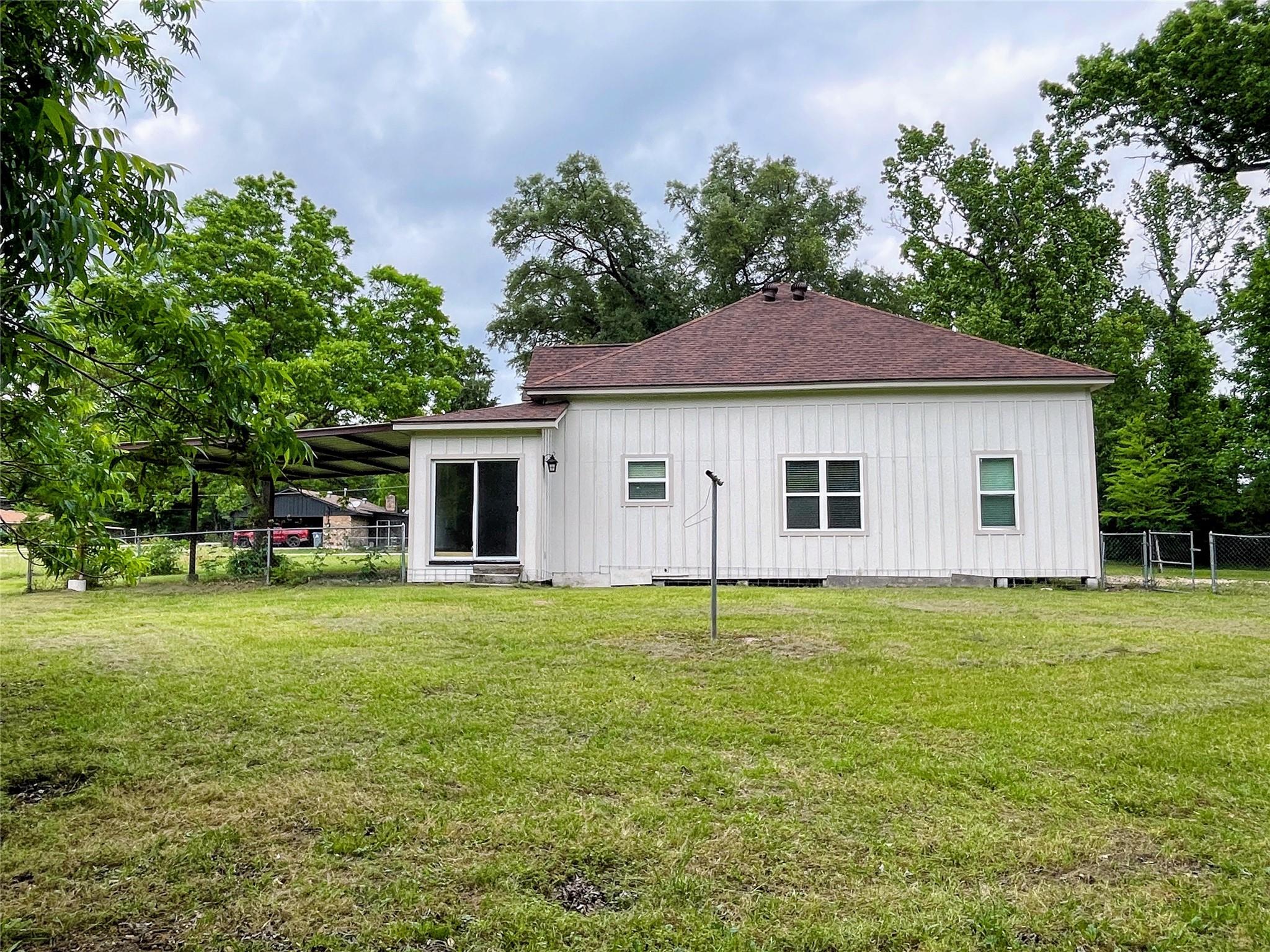 210 W Crescent Drive