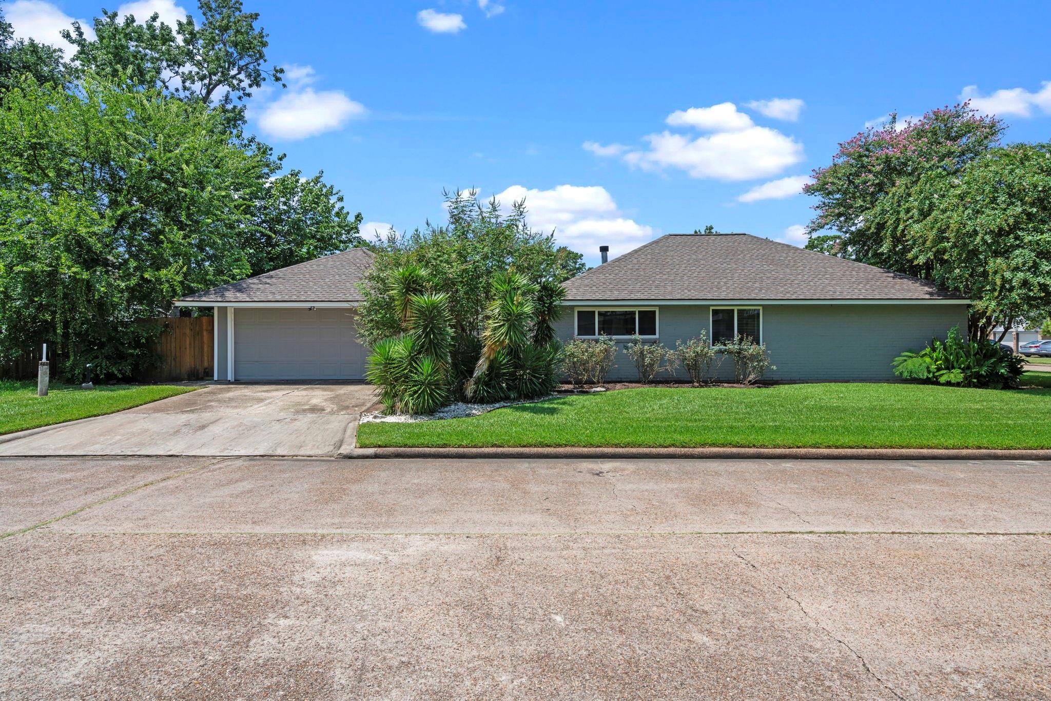 8103 Autumn Willow Drive