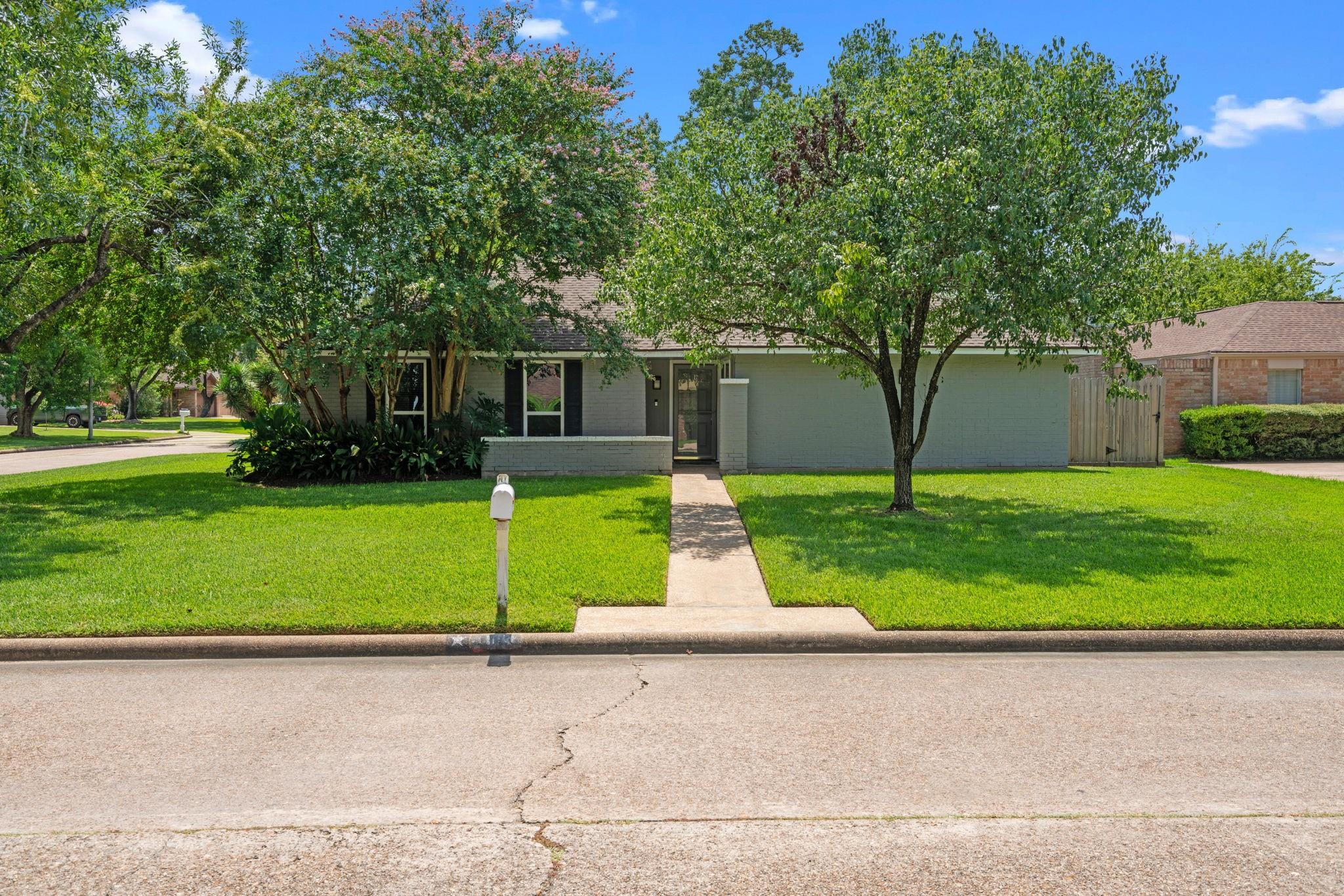 8103 Autumn Willow Drive