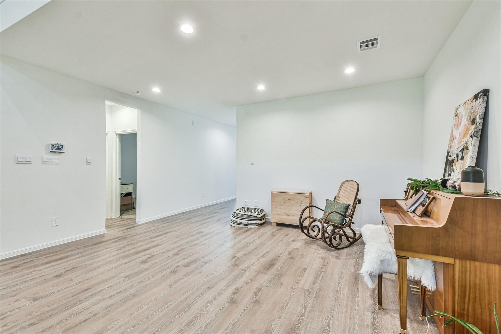 102 Whelan Lane