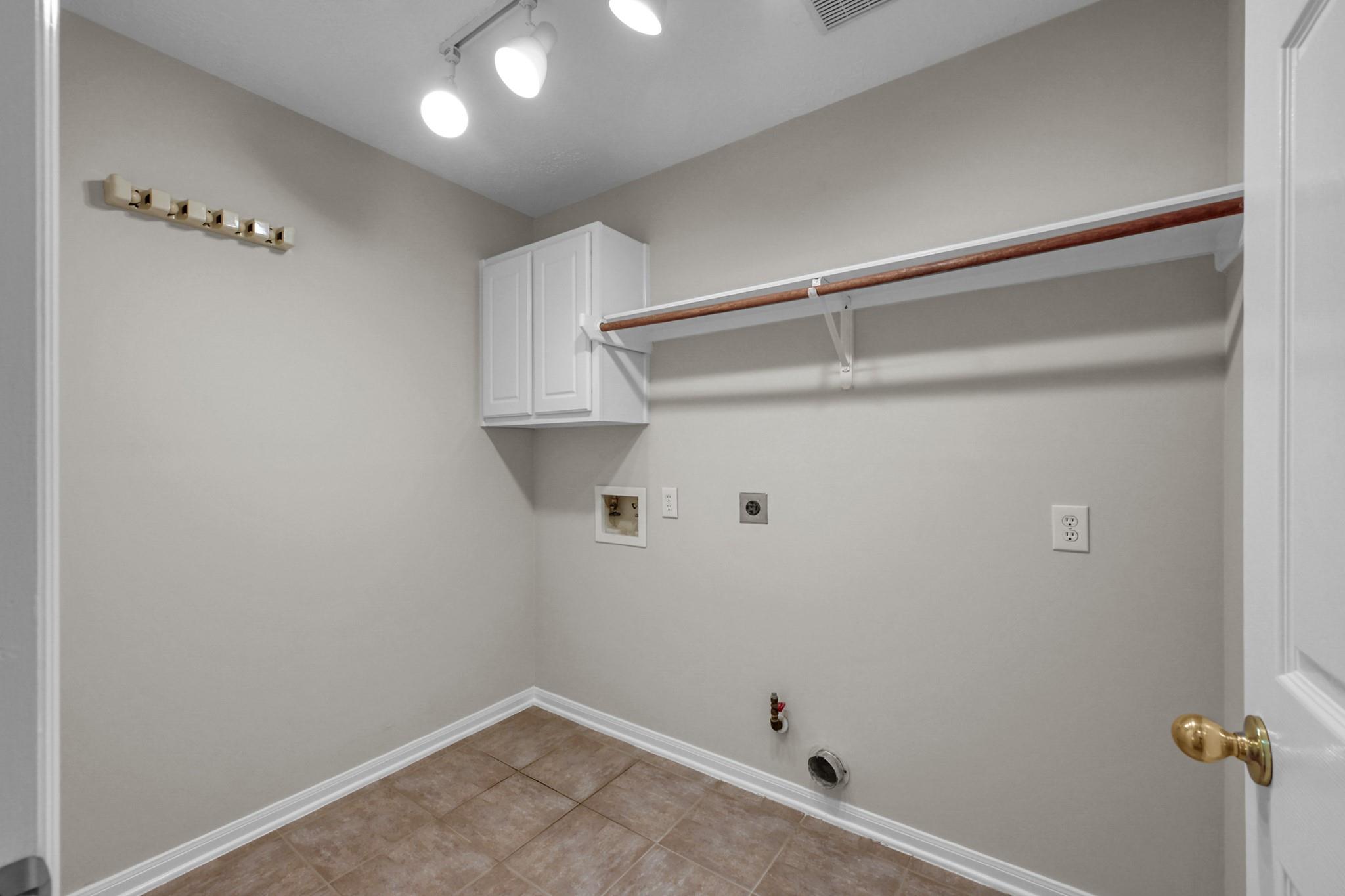 6 Long Springs Place