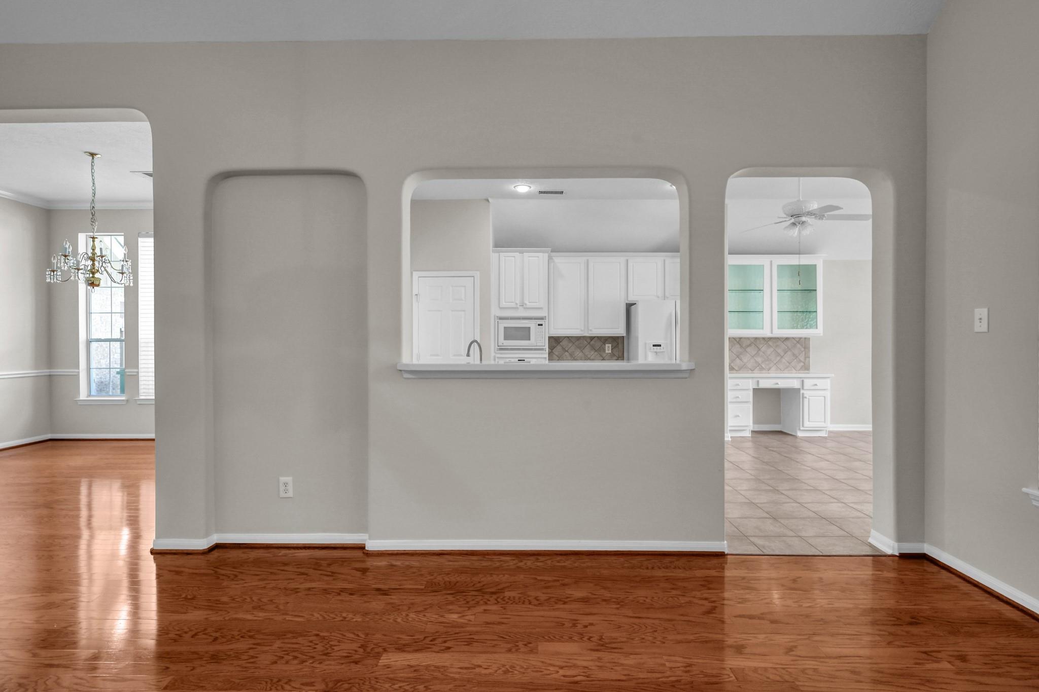 6 Long Springs Place