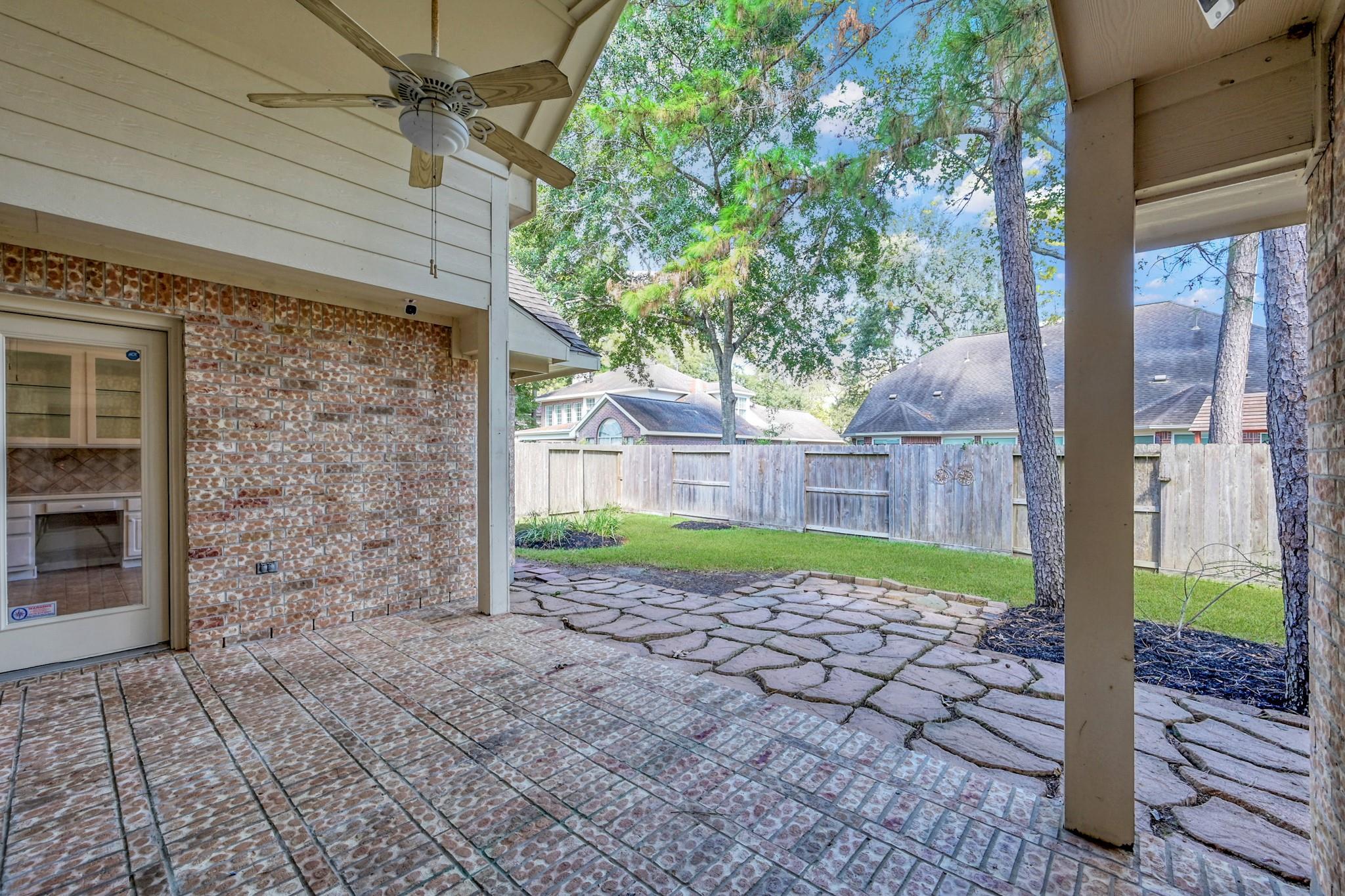 6 Long Springs Place