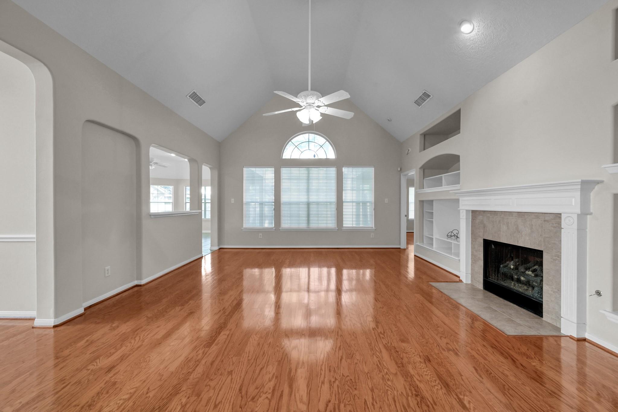 6 Long Springs Place