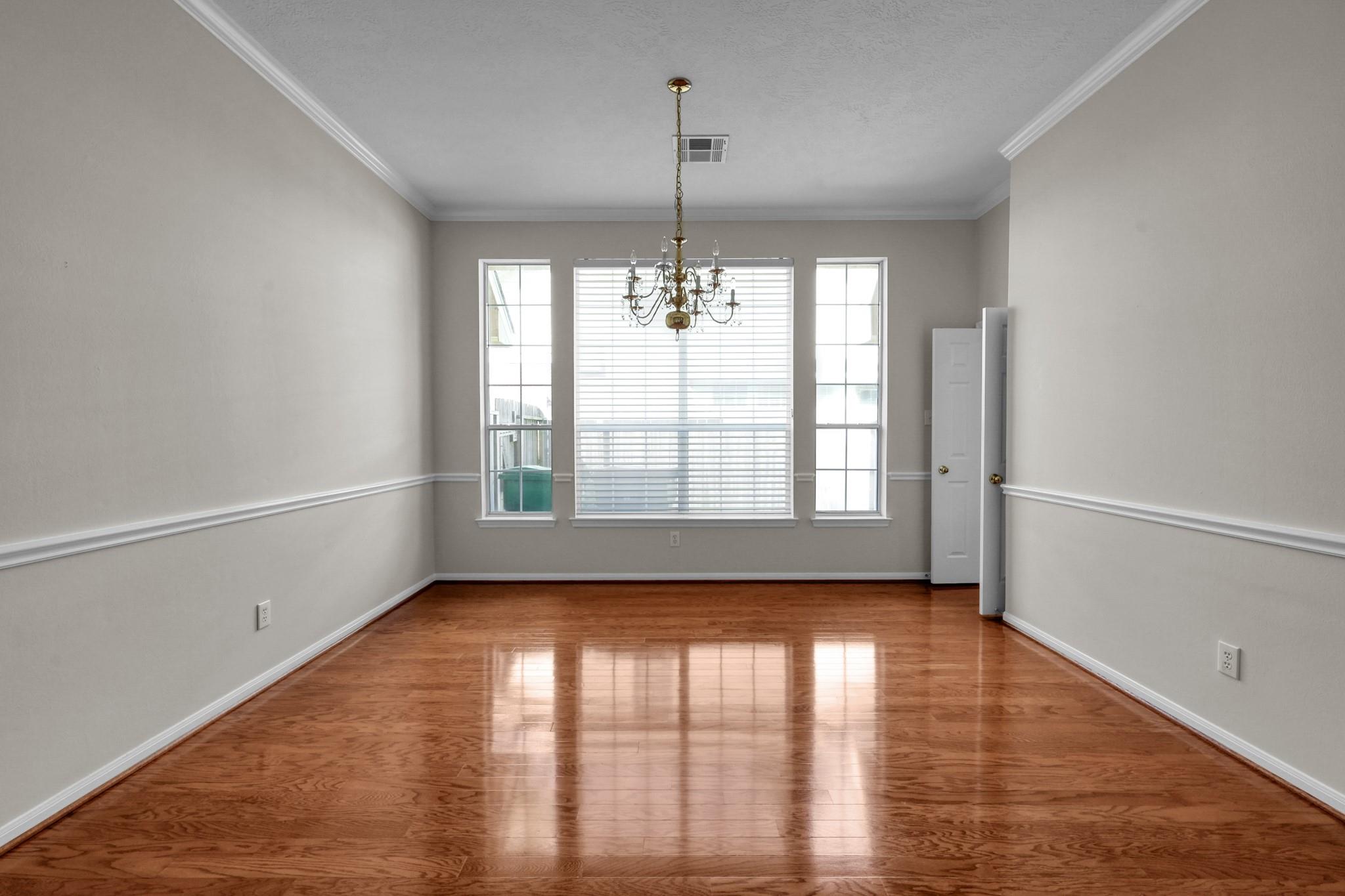 6 Long Springs Place