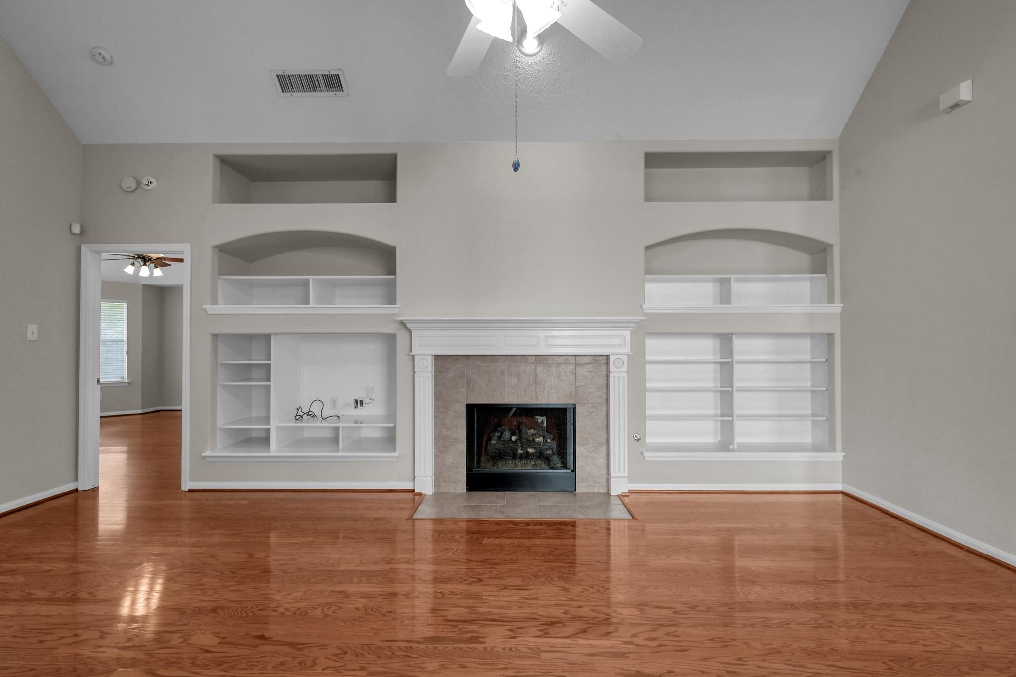 6 Long Springs Place