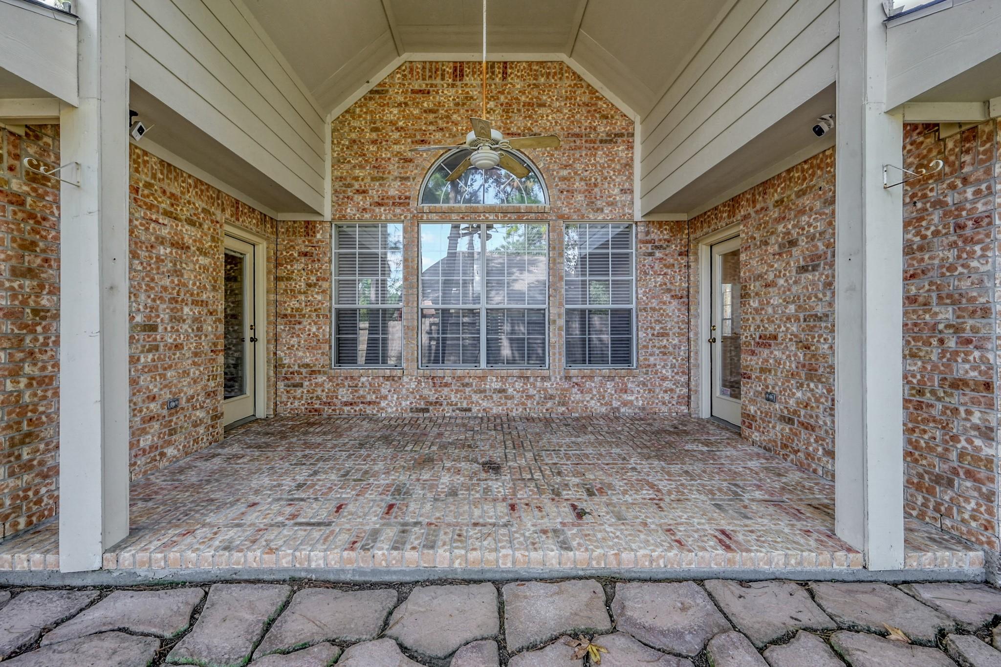 6 Long Springs Place