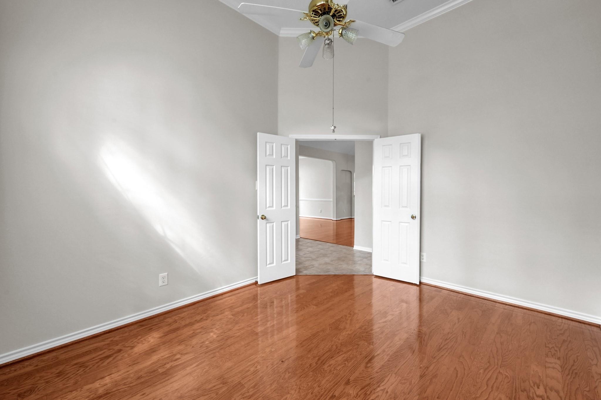 6 Long Springs Place