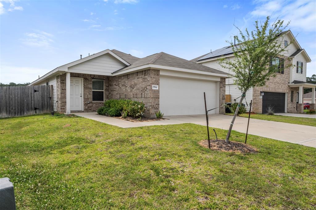 17594 Longwood Trace Lane