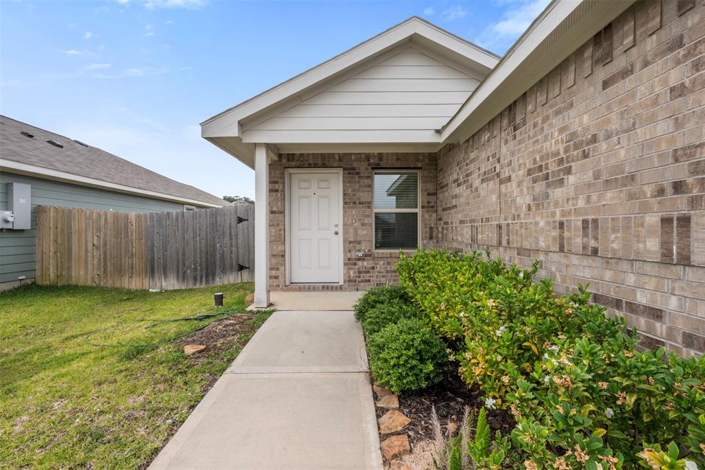 17594 Longwood Trace Lane