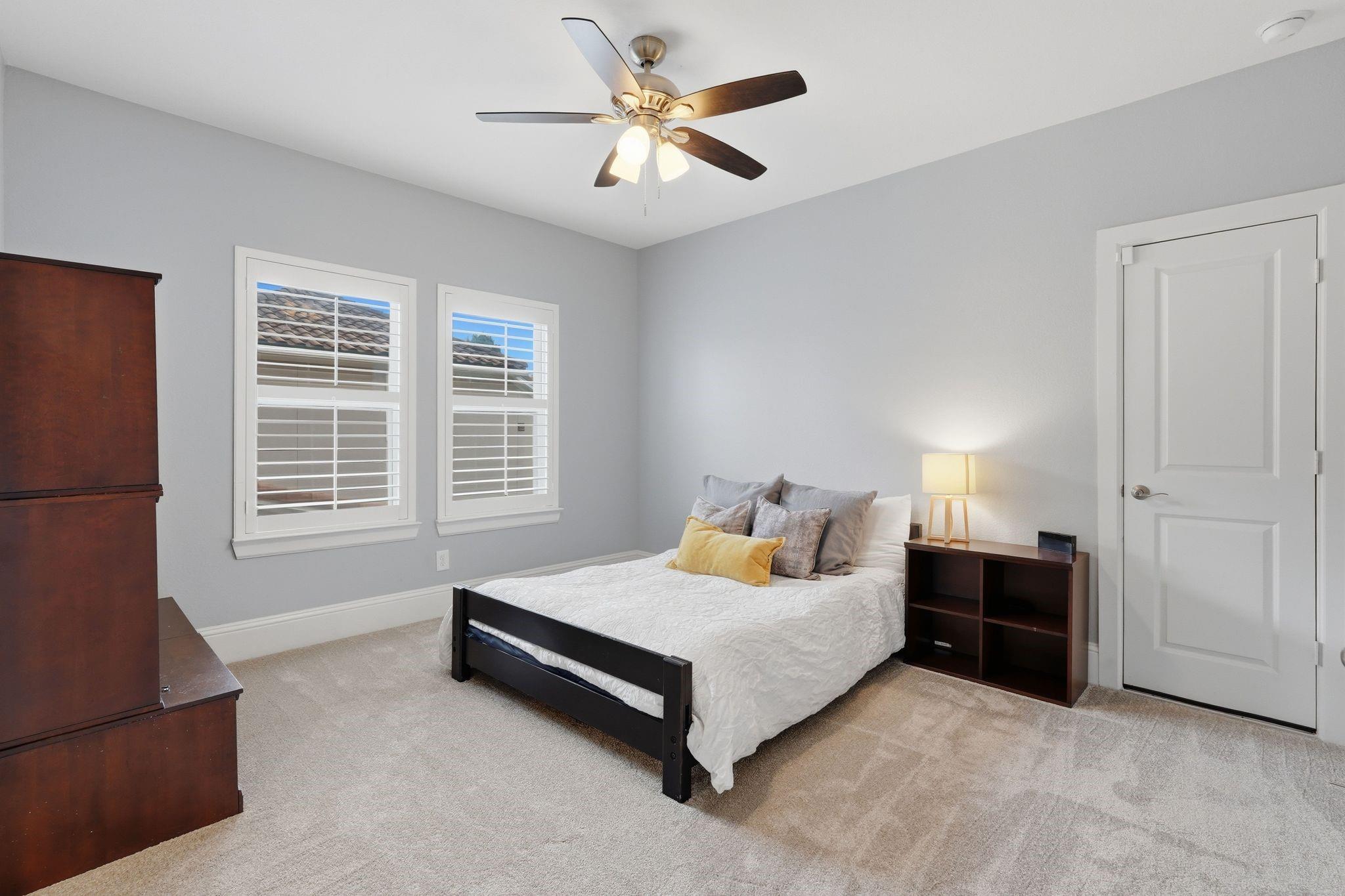 195 S Thatcher Bend Circle