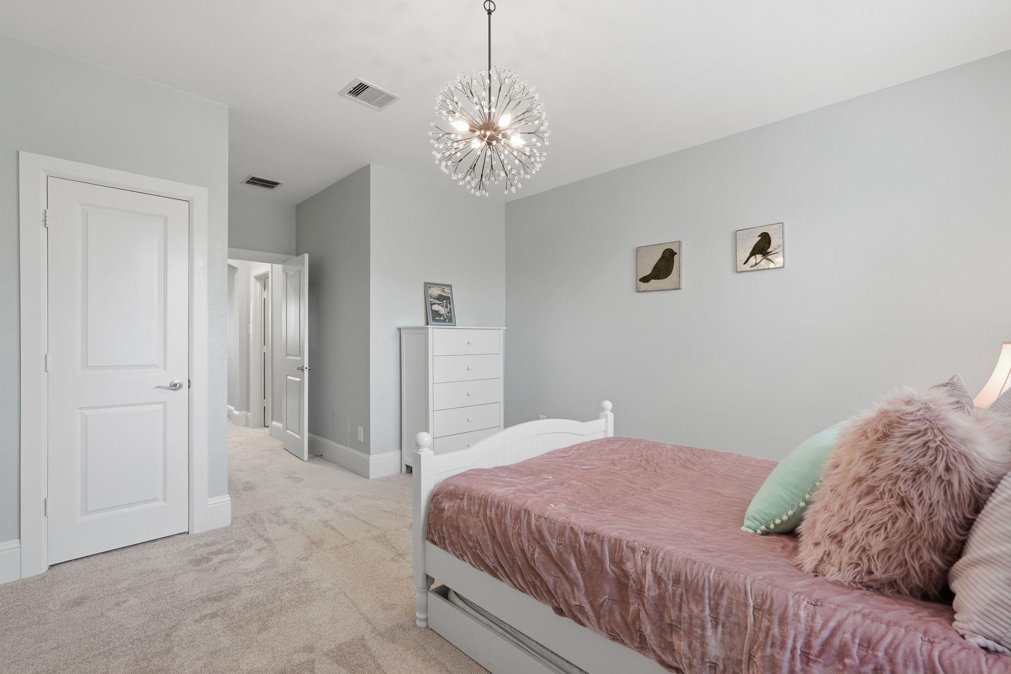 195 S Thatcher Bend Circle