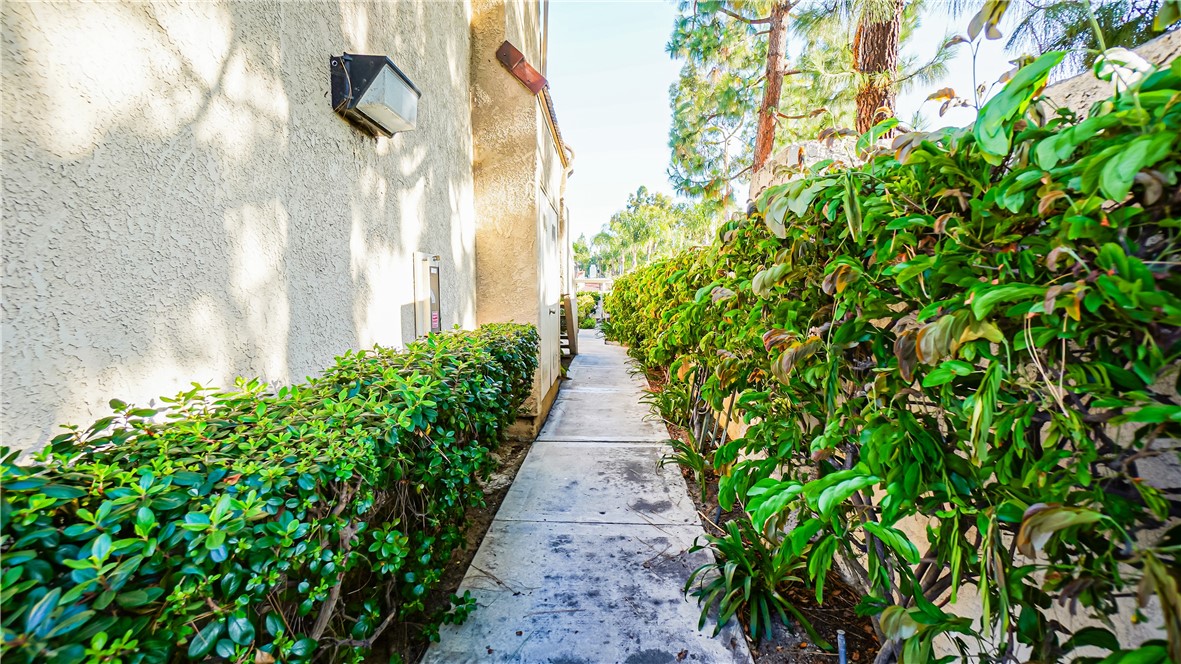 6 Aruba Street 235