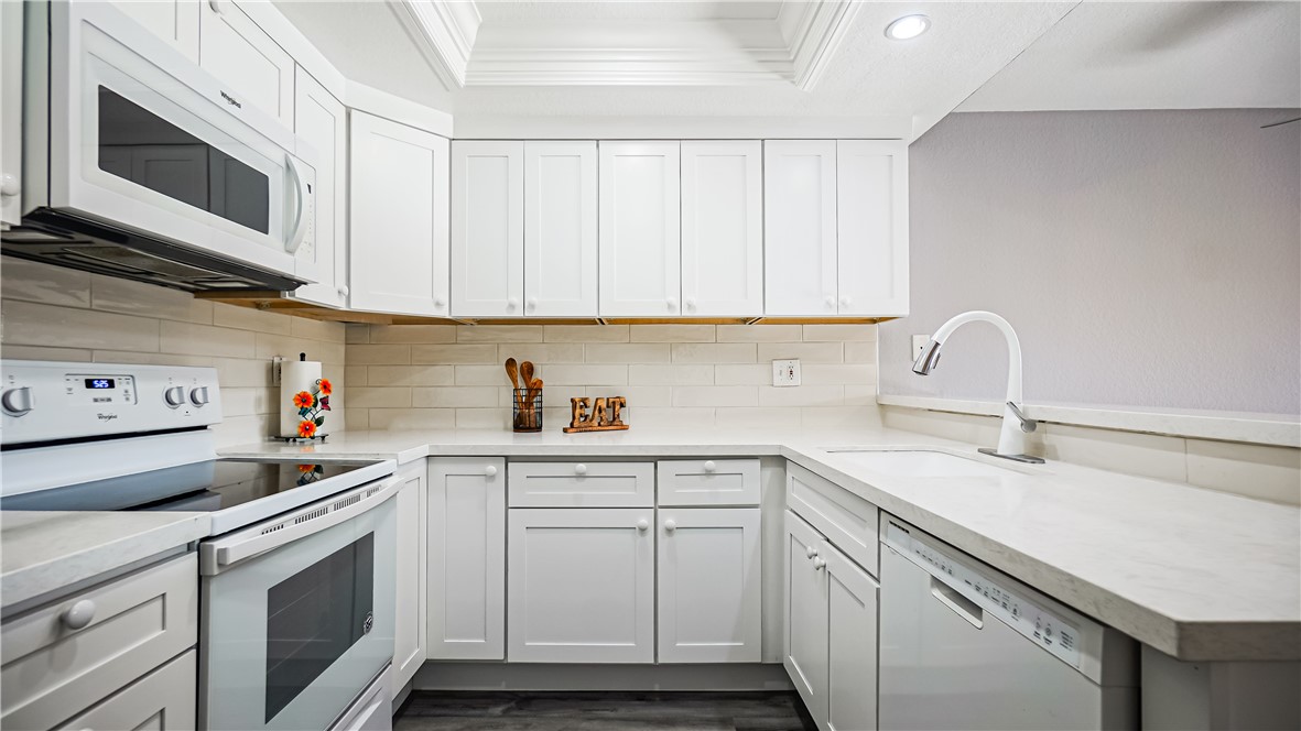 6 Aruba Street 235