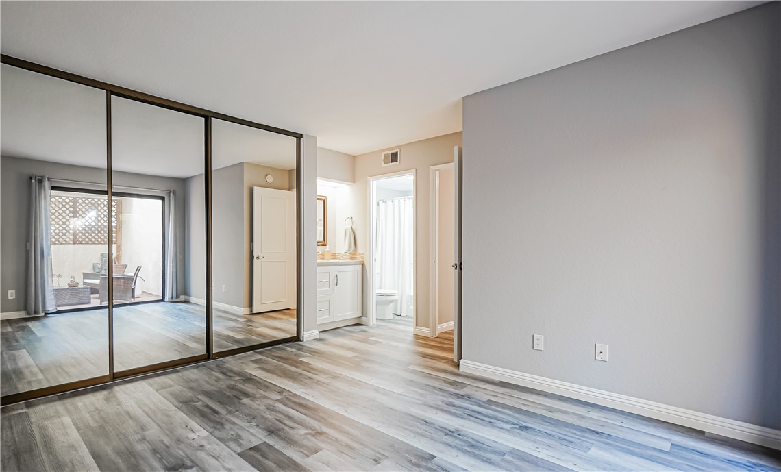 6 Aruba Street 235