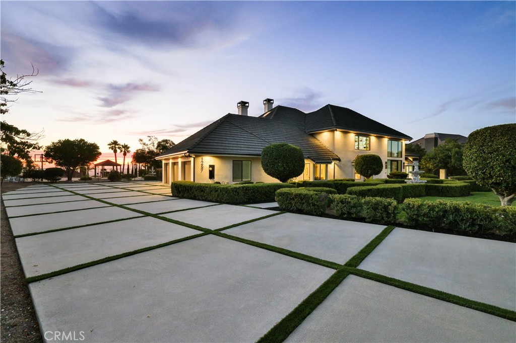 1257 Fetlock Way