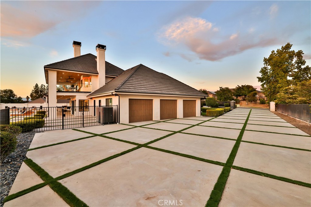 1257 Fetlock Way