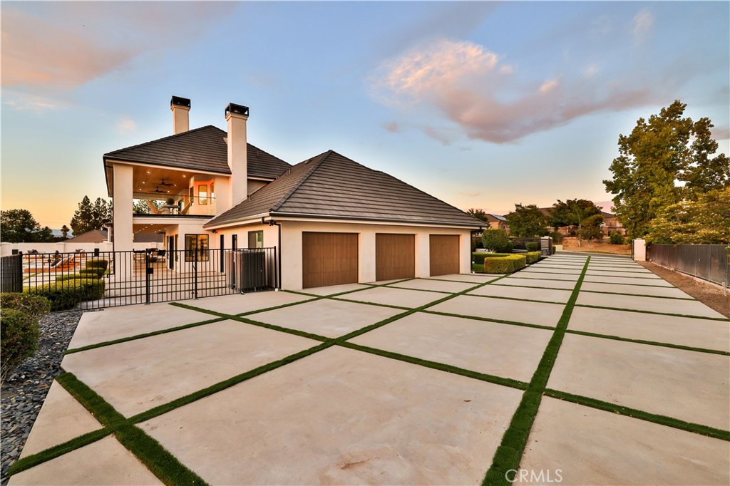 1257 Fetlock Way