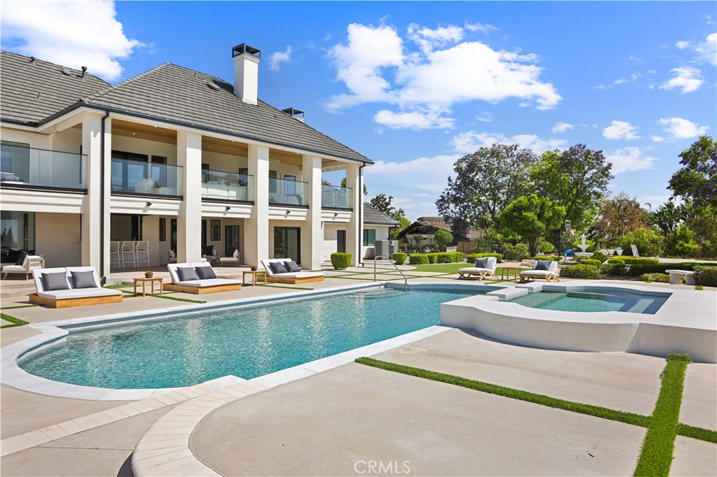 1257 Fetlock Way