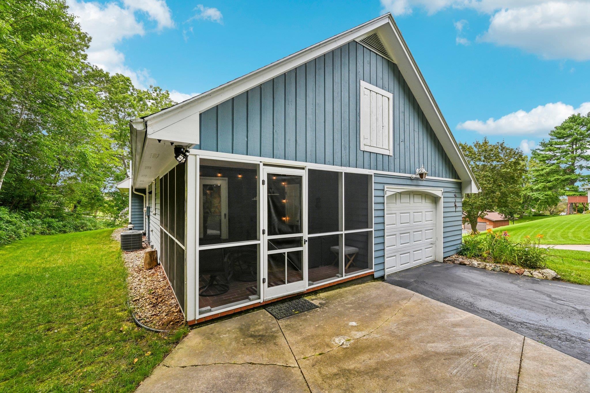 735 Westbrook Drive