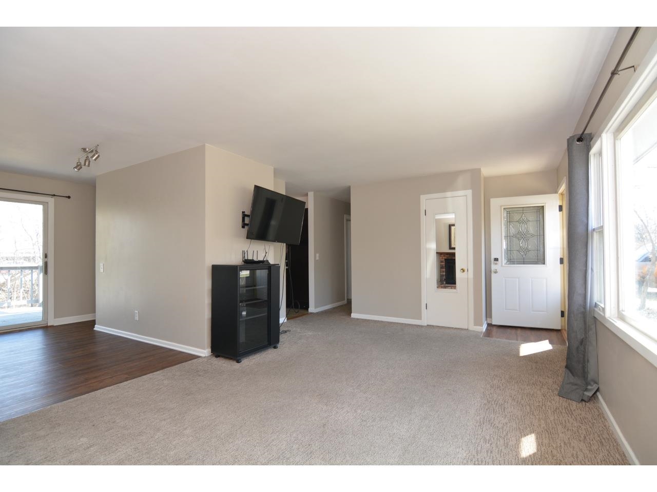 386 Munn Road