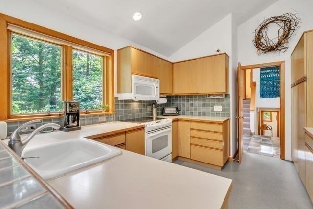 91 Woodlot Road