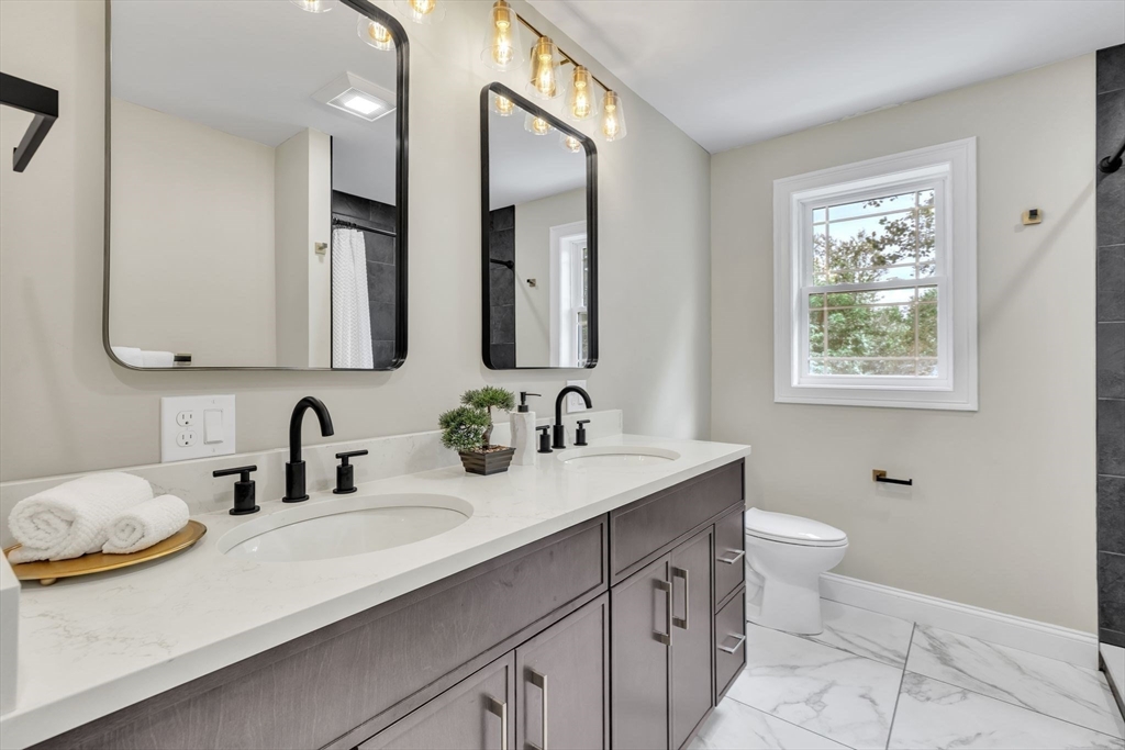 16 Woodland Circle