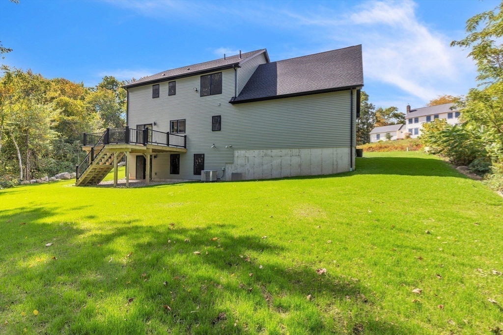 16 Woodland Circle