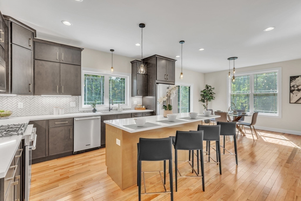 16 Woodland Circle