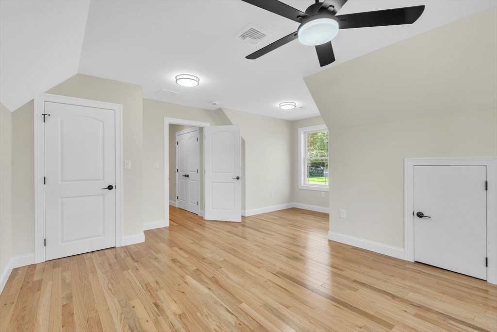 16 Woodland Circle