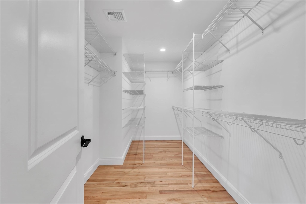 16 Woodland Circle