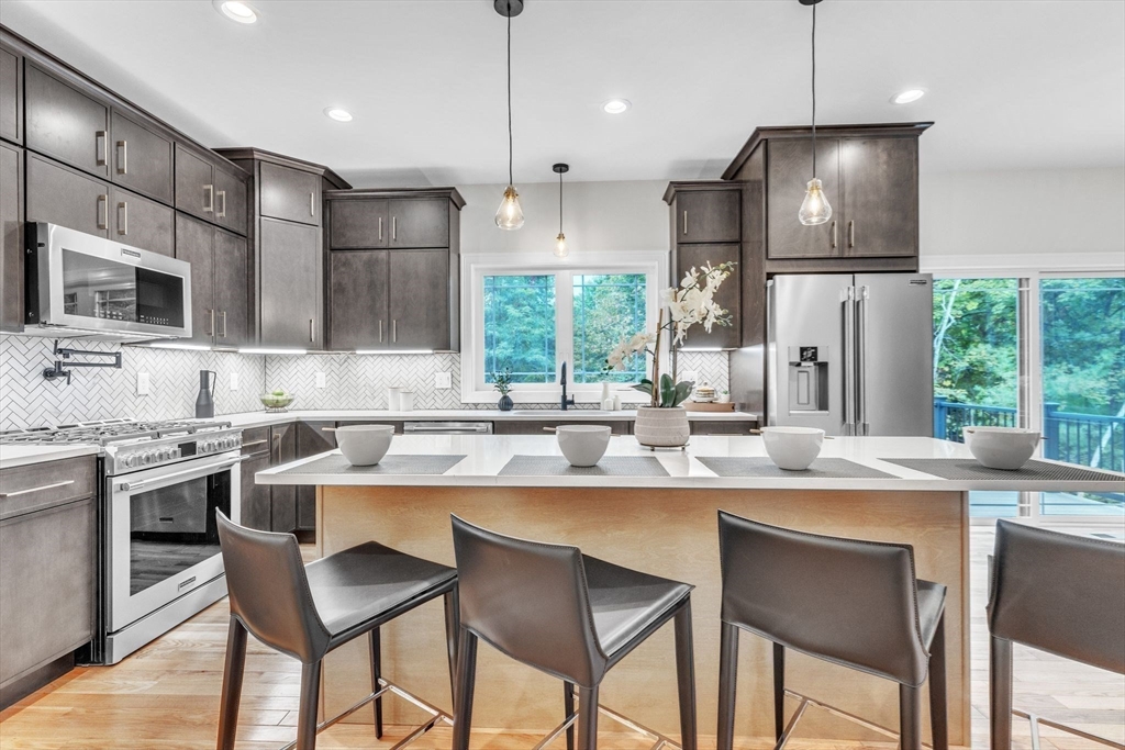 16 Woodland Circle