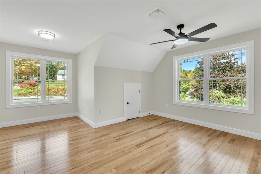 16 Woodland Circle