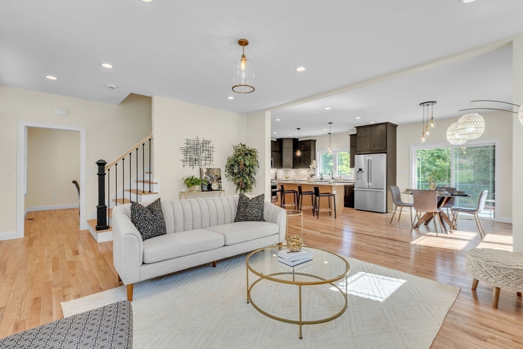16 Woodland Circle