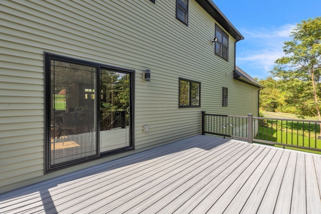 16 Woodland Circle